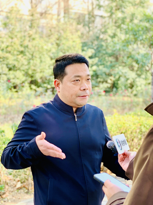 张建华教授作为特约评论员在河南电视台点评广受瞩目当日二审开庭的入室抢婴案